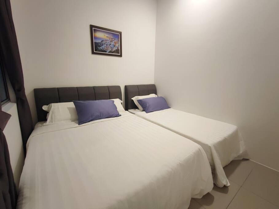 W39C Warmstay Atgoldenhill Nightmarket 2R Wifi Carpark Бринчанг Экстерьер фото